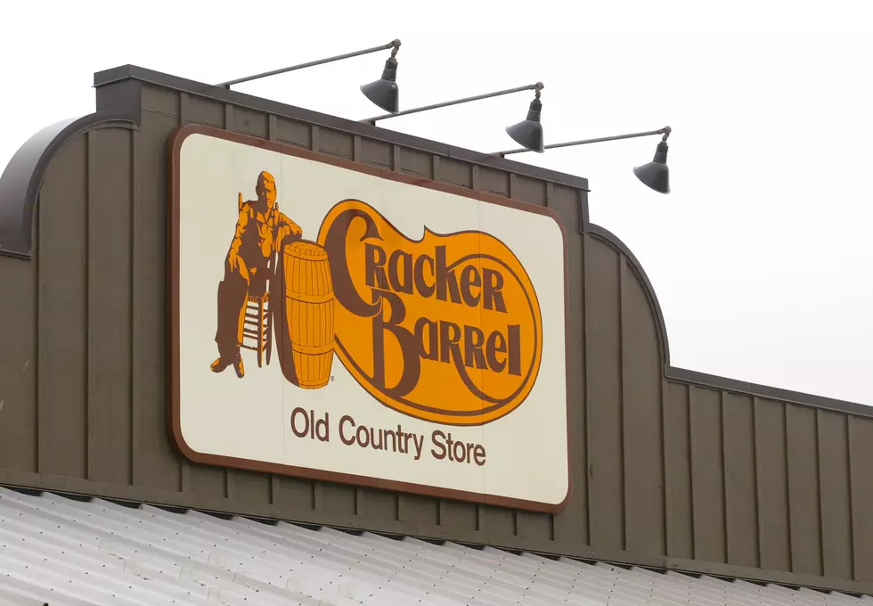 Watch Confrontation Outside El Paso Cracker Barrel After Man Tells Women to &#8216;Speak English&#8217;