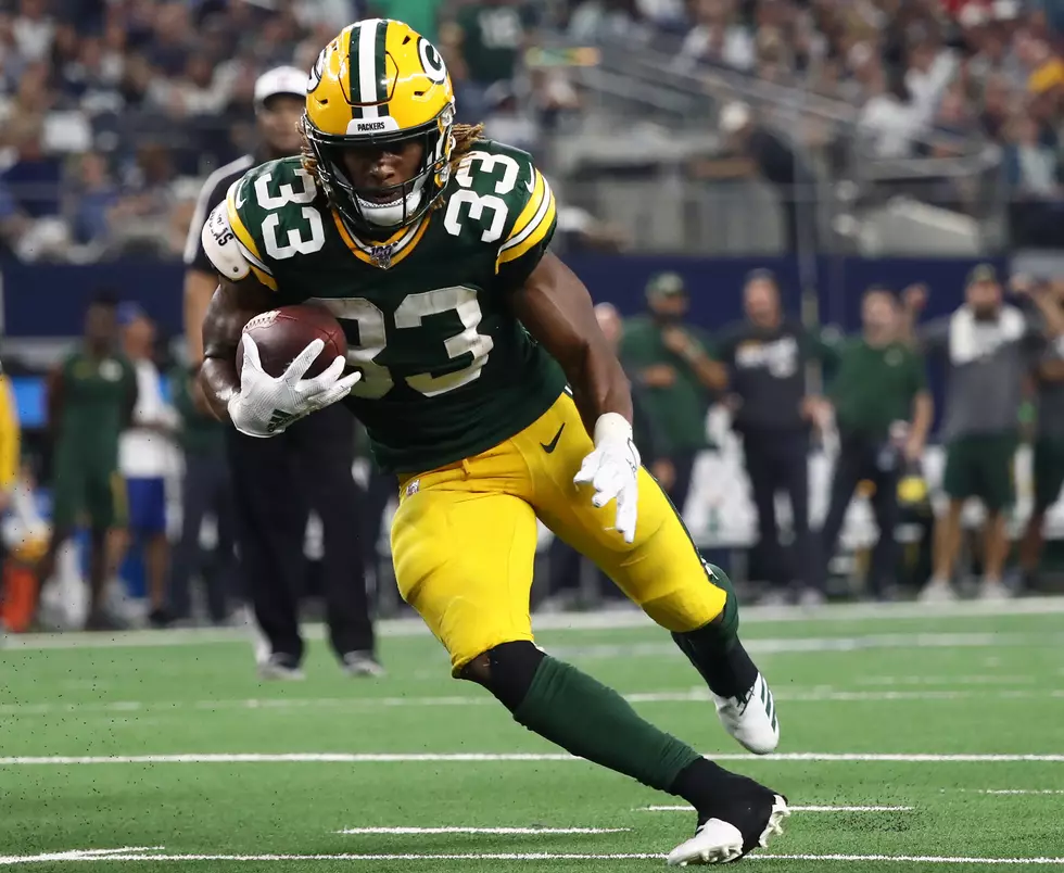 Aaron Jones Flashes El Paso Strong Sign in Packers Divisional Playoff Win