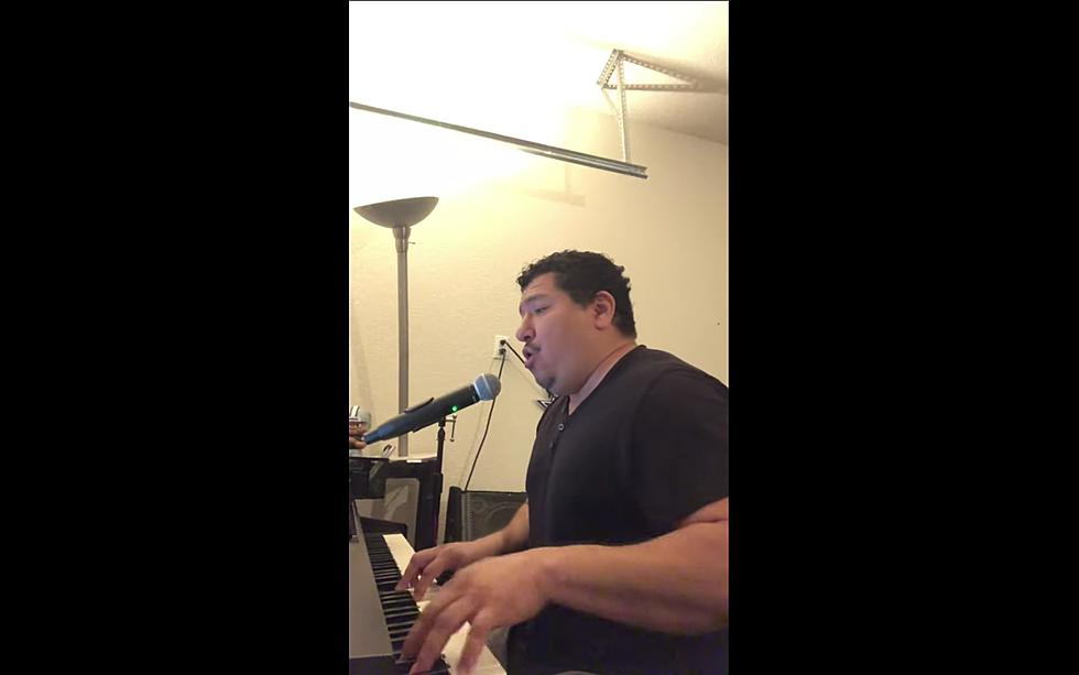 El Paso Choir Teacher Sings to Honor the Class of 2020