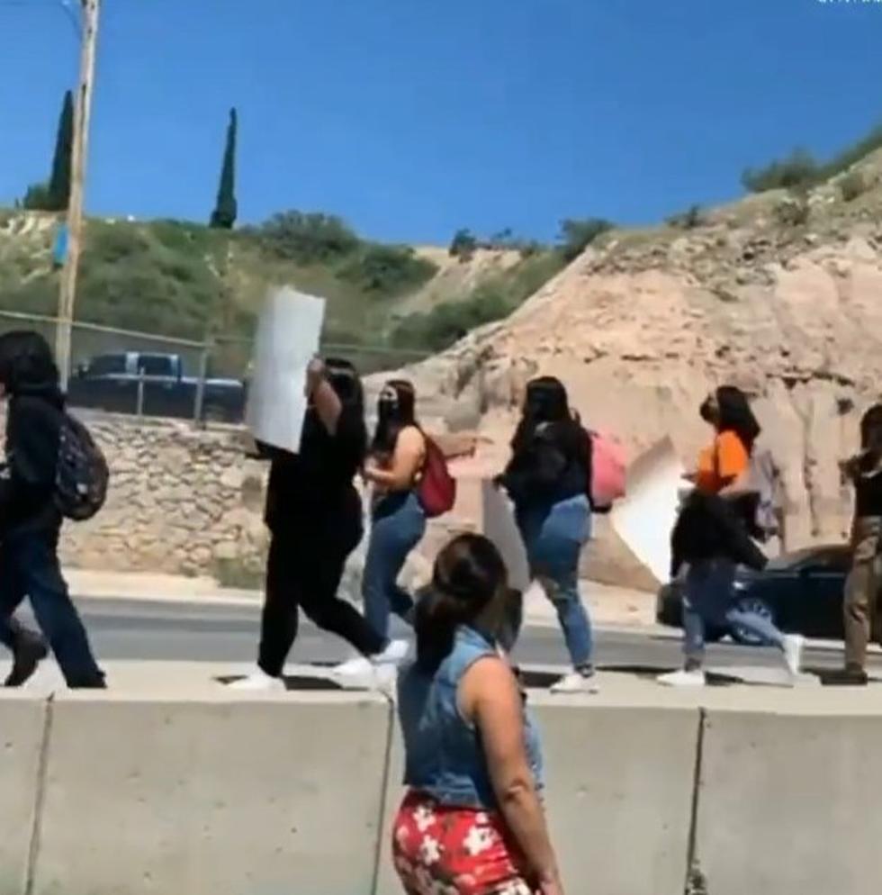 El Paso High School Students Stage Dress Code Protest