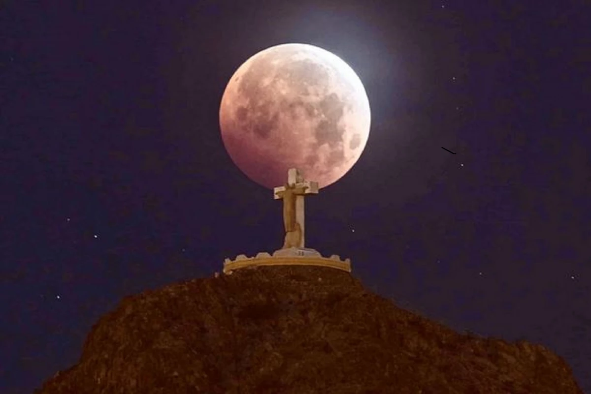 Friday's Blood Moon Eclipse Will Be Clearly Visible From El Paso