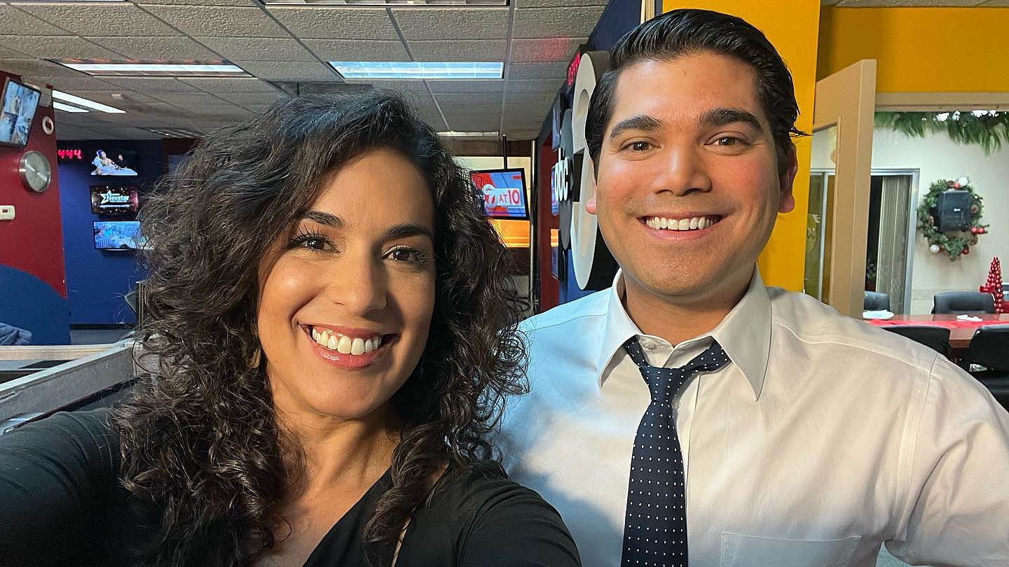Robservations: Juan Carlos Navarrete joins NBC 5 as weekend anchor; Chelios  father-daughter team on Blackhawks shows; Nostalgia Digest goes digital