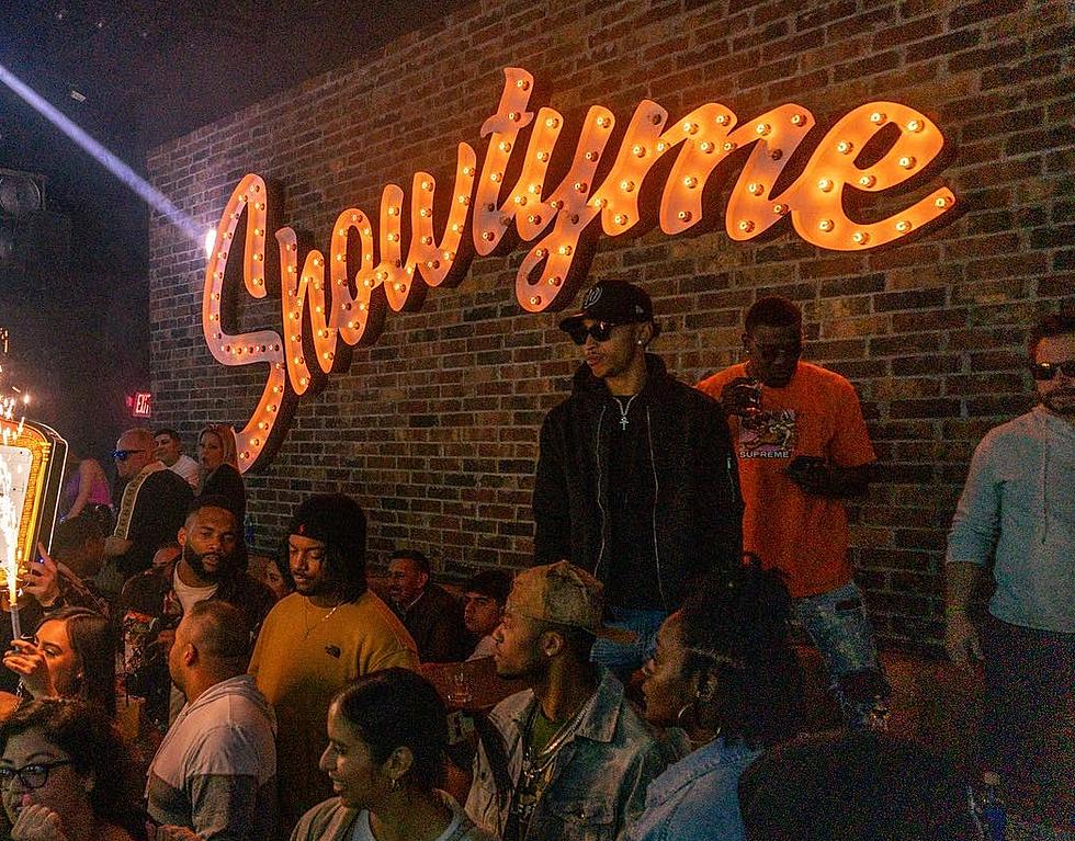 It’s Showtyme! Aaron Jones’ Bar & Grill Opens in East El Paso