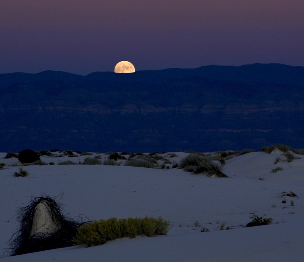 White Sands Full Moon Nights Returns with Lunar Eclipse Viewing