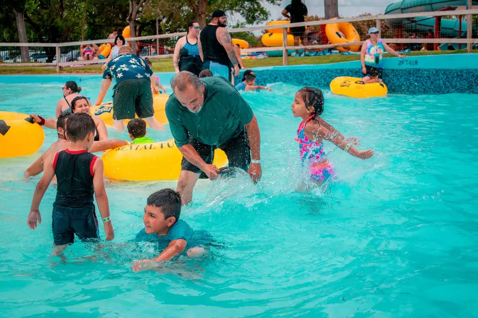Dive into the Fun At Wet ‘N’ Wild’s Largest Swimming Lesson Ever