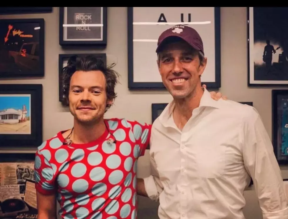 Harry Styles Shows Love For Beto O’Rourke During Sold Out Concert