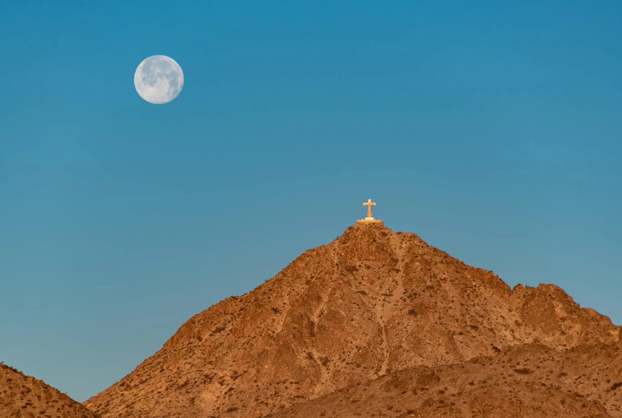 El Paso Faithful Can Mark Good Friday with Hike Up Mt. Cristo Rey