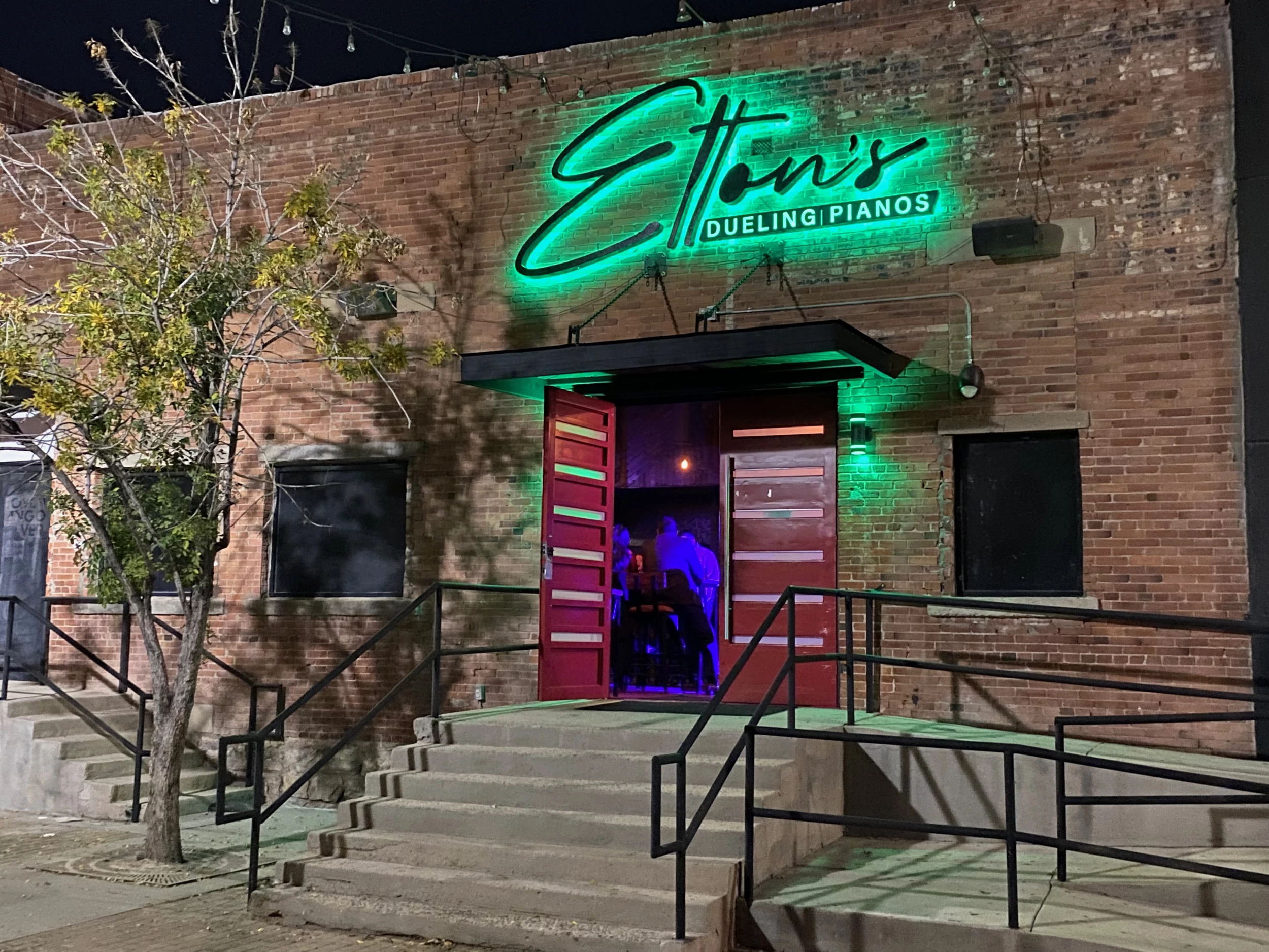 El Paso's Union Plaza Welcomes First-Ever Dueling Piano Bar