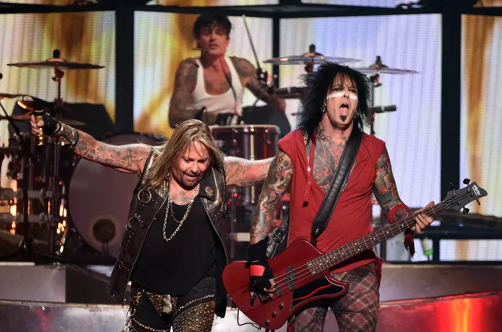 Mötley Crüe Announces Sun Bowl Concert with Def Leppard and the El Paso Internet was Brutal