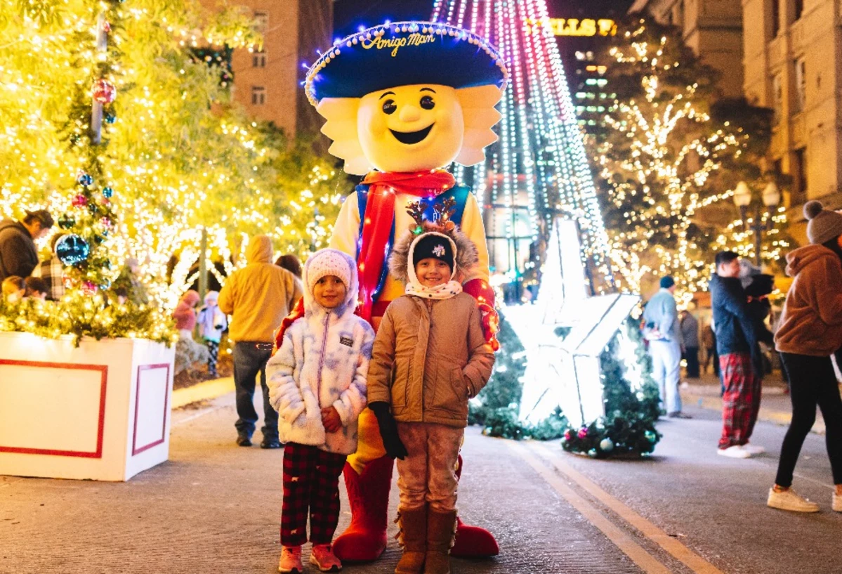 El Paso Winterfest Lights Shine on Yelp’s Top 20 Holiday Displays