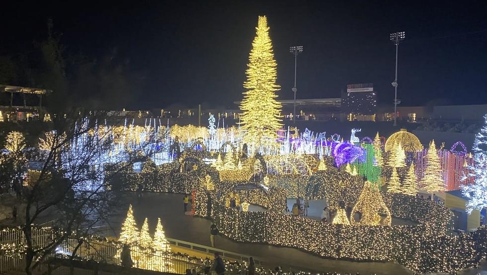 Arizona Is Home To The World's Largest Christmas Light Mazes