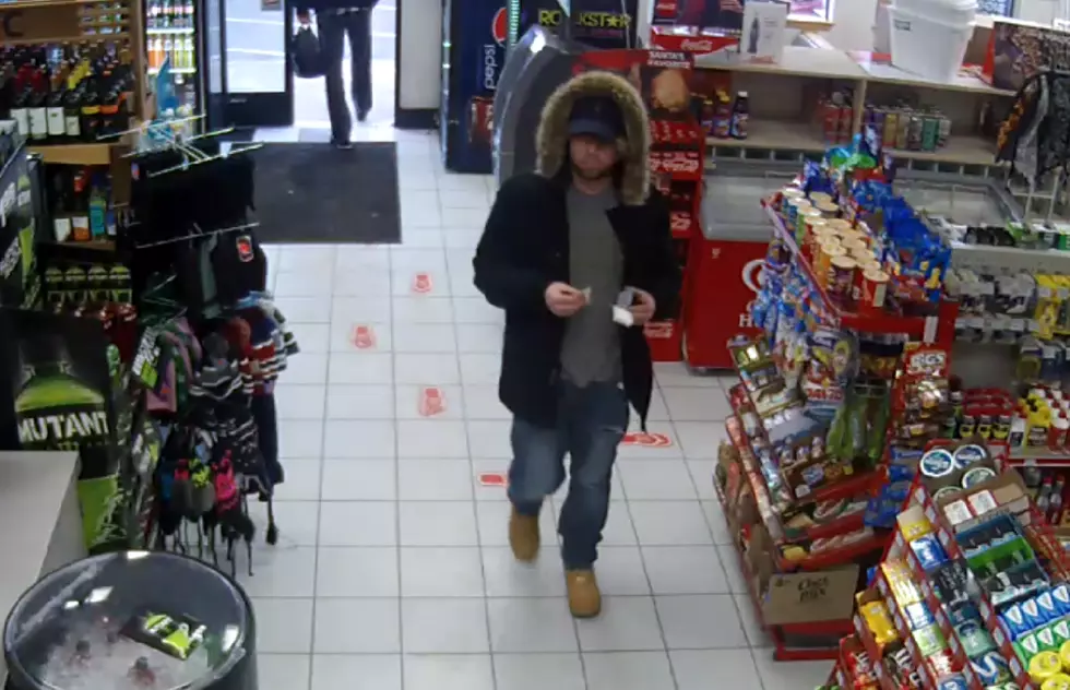 Both Richland Police Departments Looking for Credit Card Thief