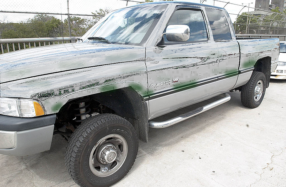 Dumb Criminals Try to Hide Stolen Truck with Spay Paint