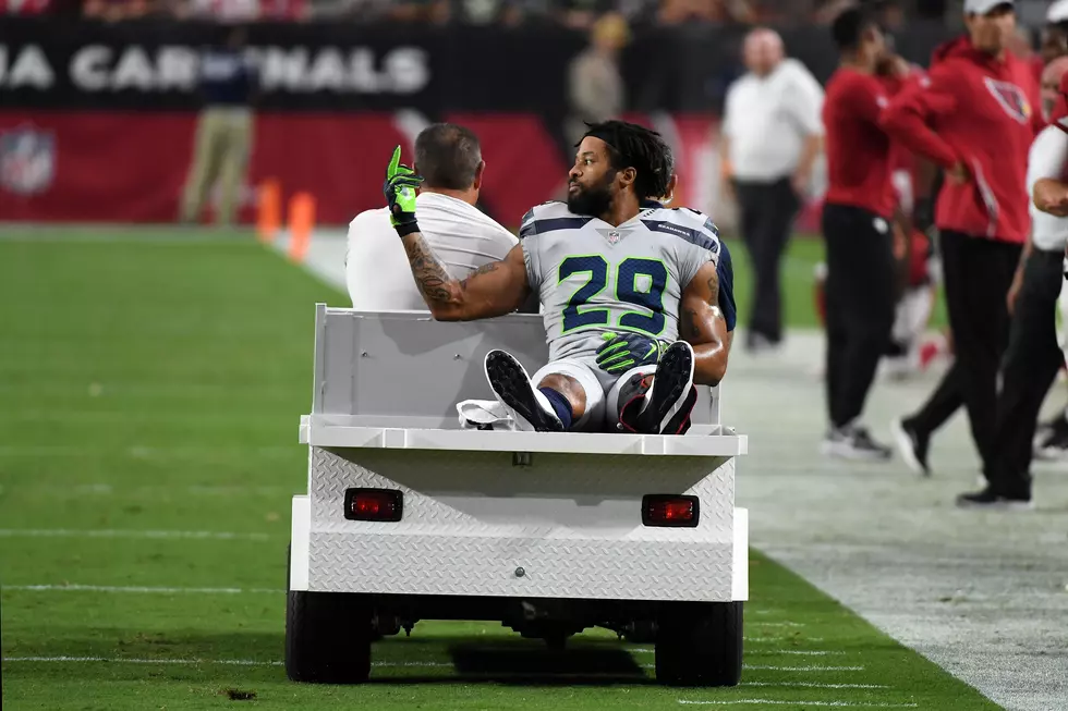 Do You Blame Earl Thomas for Flipping Off Seahawks Sideline?