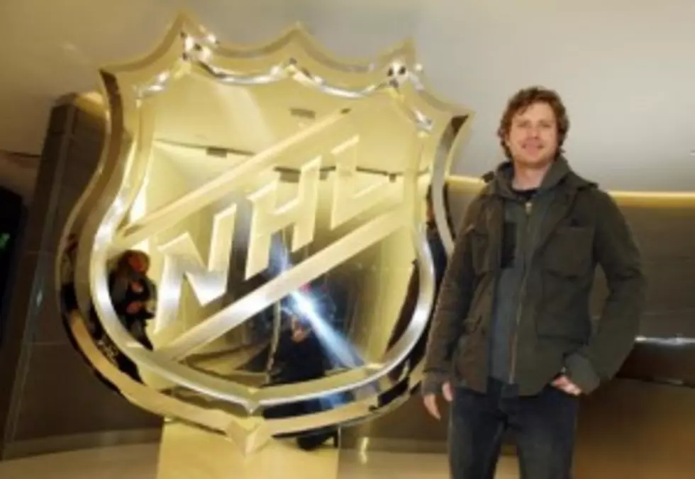 The NHL Uses Dierks Bentley&#8217;s &#8220;Am I The Only One&#8221; To Promote Hockey [VIDEO]