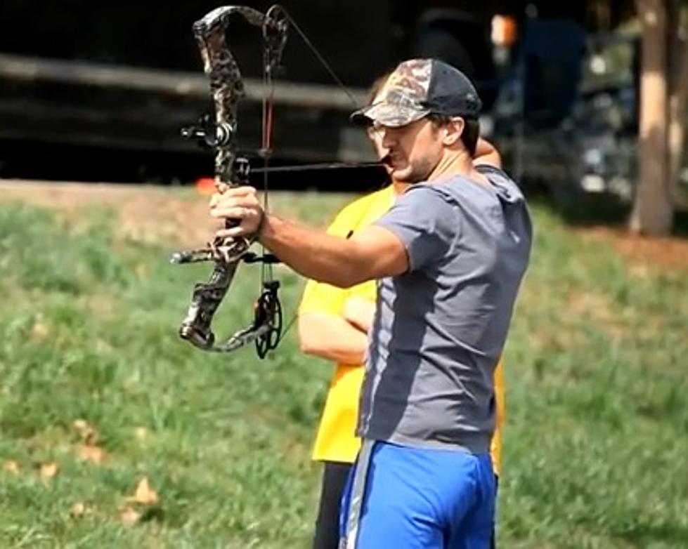 Luke Bryan Bowhunts A Deer With No Legs In A Parking Lot [VIDEO]