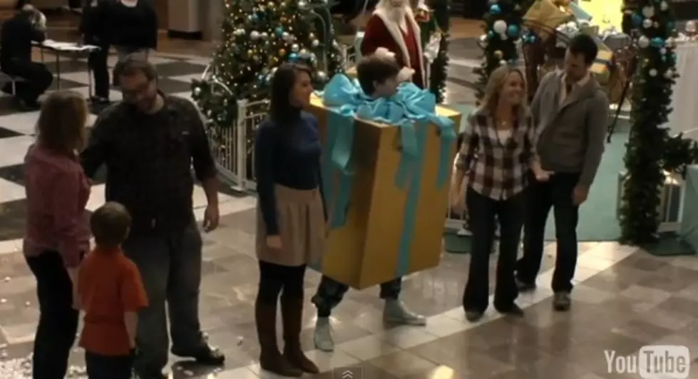 Singing Musical Flash Mob Takes Over Mall [VIDEO]