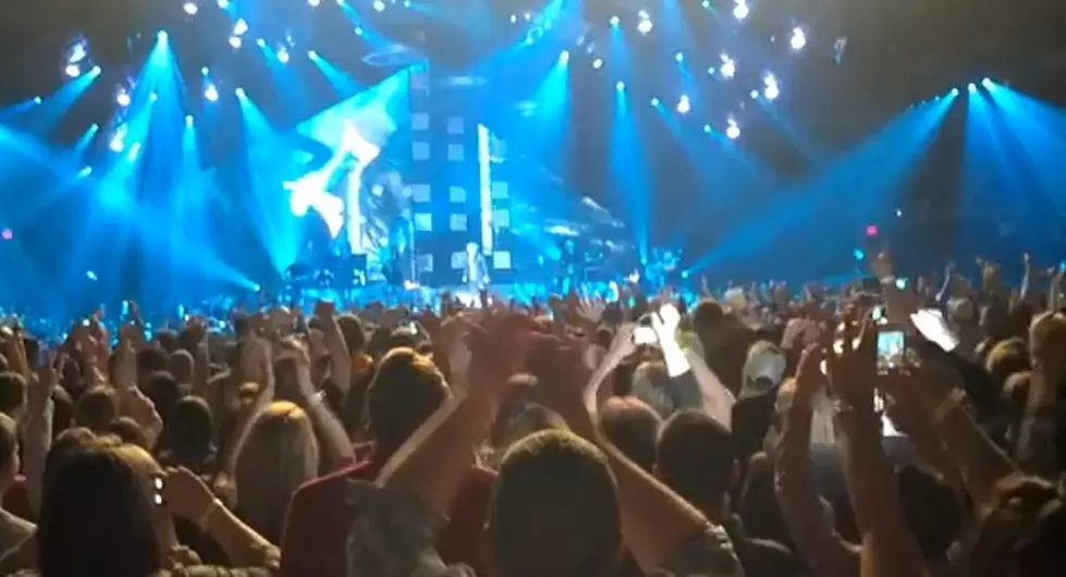 David Nail Makes a Surprise Appearance at a Blake Shelton Concert [VIDEO]