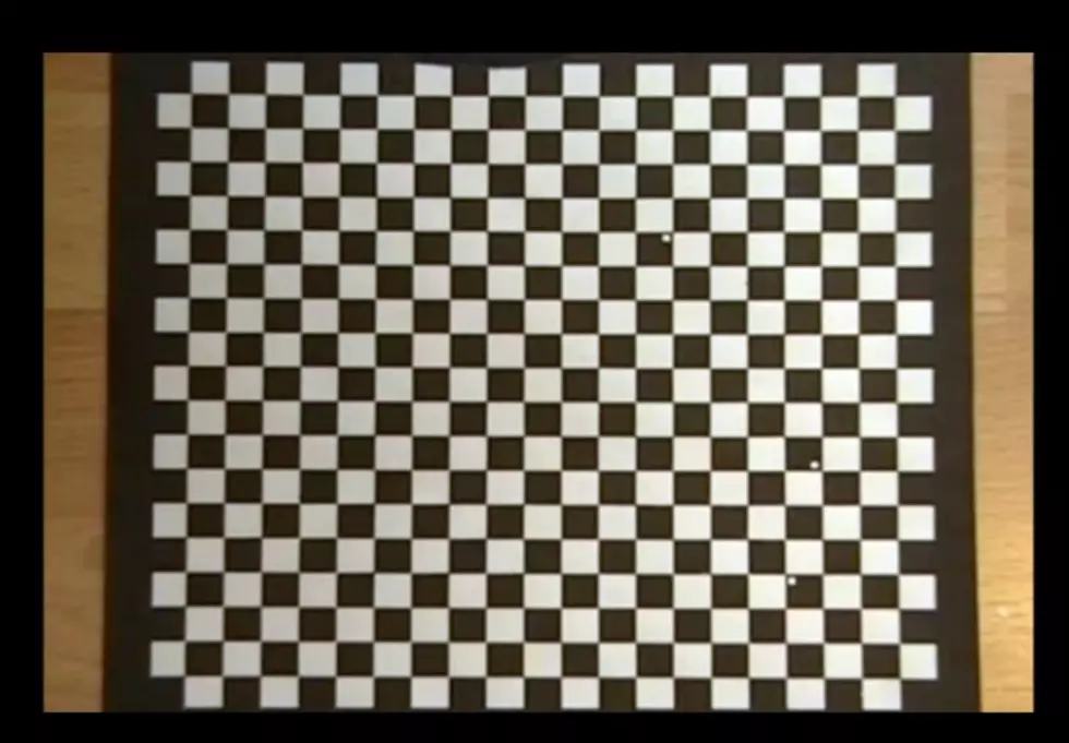 Optical Illusion Messes With Your Mind [VIDEO]