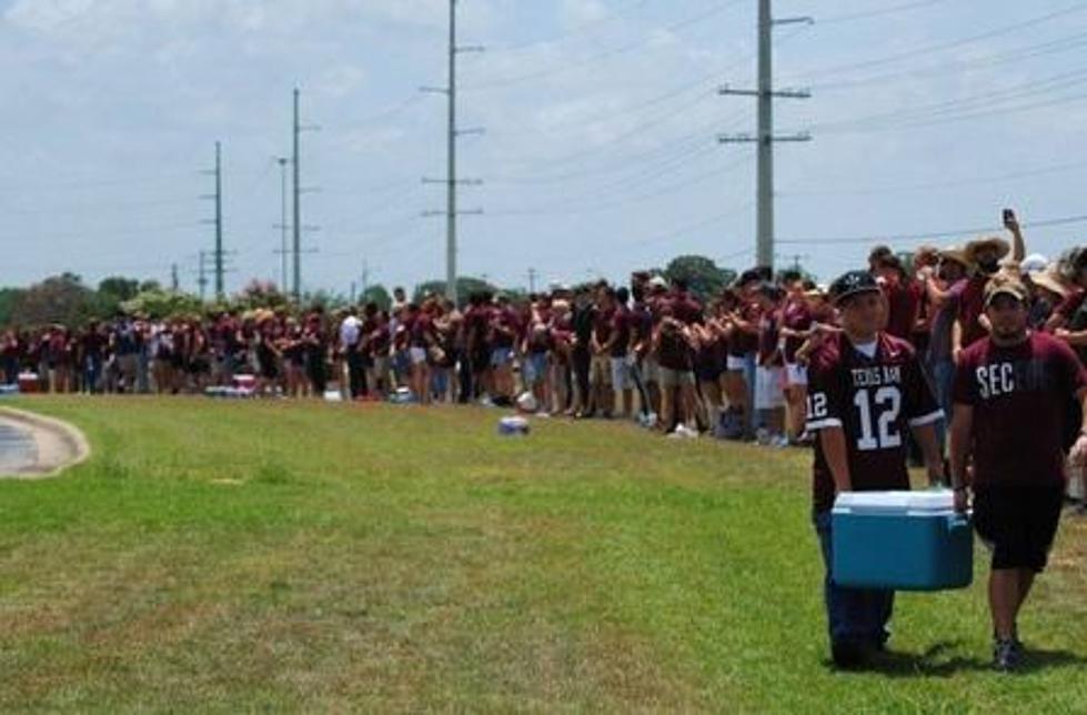 Hundreds of Students Defend Military Funeral Against the Westboro Baptist Church