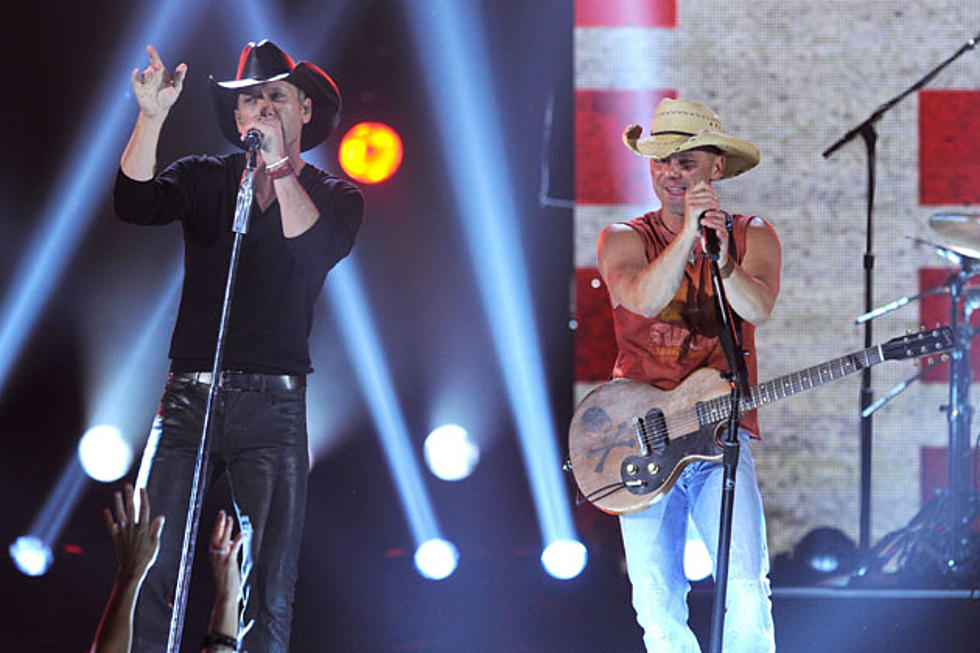 Kenny Chesney, Tim McGraw Honor Aurora Victims During Denver Concert [VIDEO]
