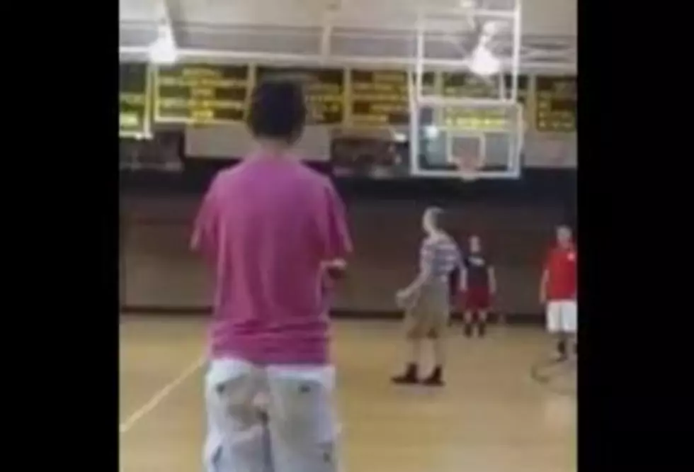 Armless Teen Makes Half Court Shot [VIDEO]
