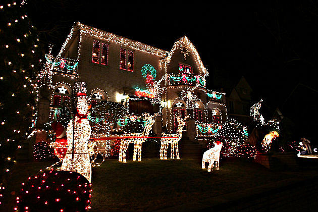 Traditional Christmas Lights Or Laser Lights?! [VOTE]