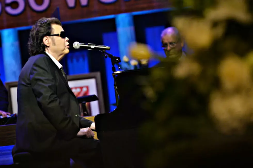 Sunday Morning Country Classic Spotlight To Feature Ronnie Milsap