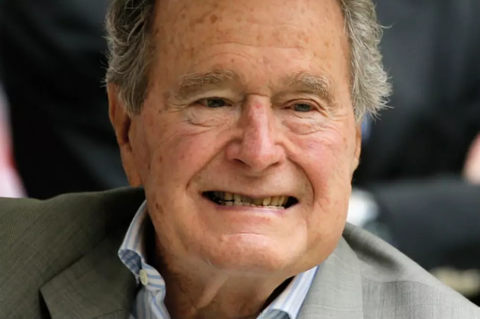George H. W. Bush Makes Eighth Parachute Jump on 90th Birthday [VIDEO]