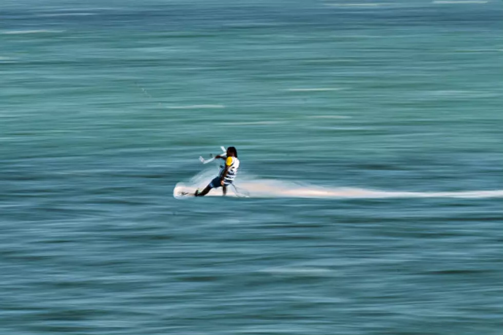 Barefoot Water Skiing Looks Pretty Amazing [VIDEO]