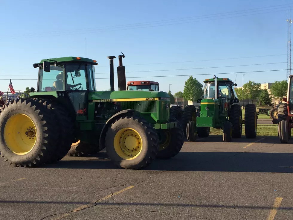 When Is It Legal to Pass Farm Machinery on Minnesota Roads?