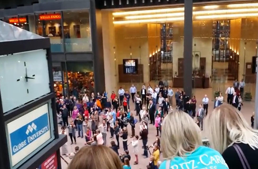 Flash Mob Spreads Joy In Minneapolis [VIDEO]