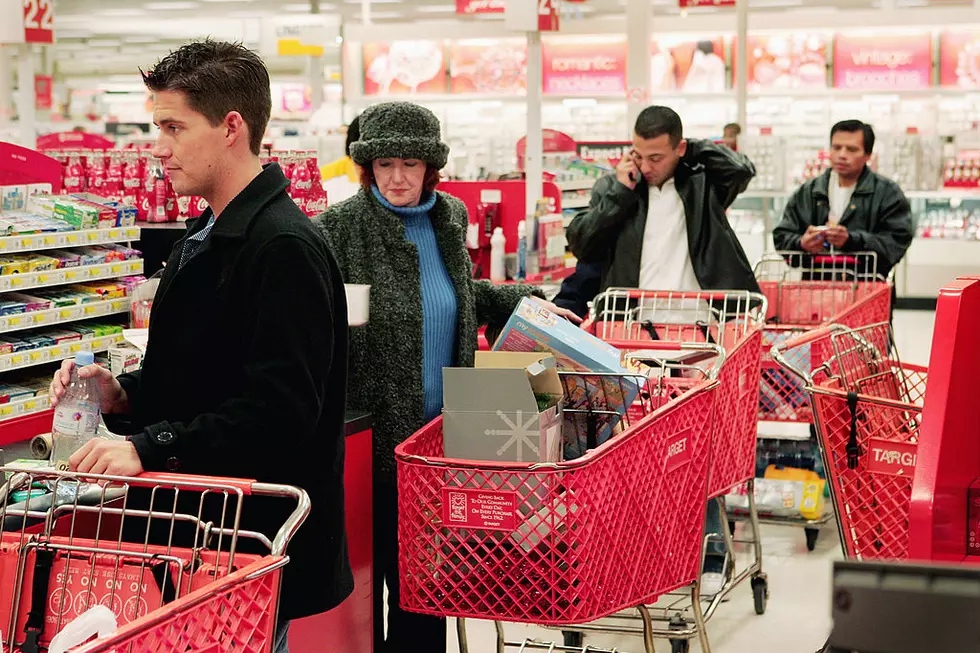 Hate Shopping in a Crowd? Here&#8217;s the Best Time to Christmas Shop Sans Crowd