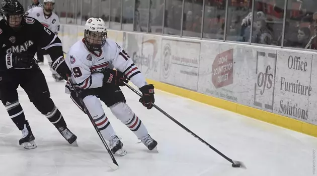 SCSU Men&#8217;s Hockey Scores 5-3 Win Over Omaha