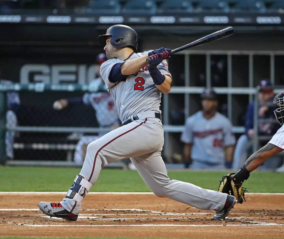 Escobar, Dozier Lead Twins to 6-4 Win Over White Sox