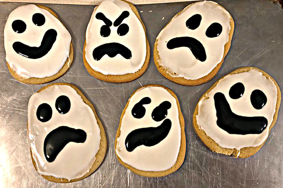 Make These Wickedly Spooktacular Halloween Ghost Cookies For The Whole Family