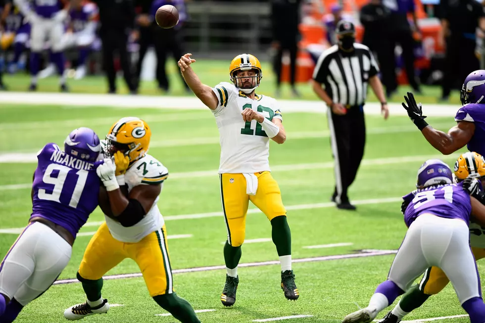 Aaron Rodgers at Ease as Packers Roll Past Vikings 43-34