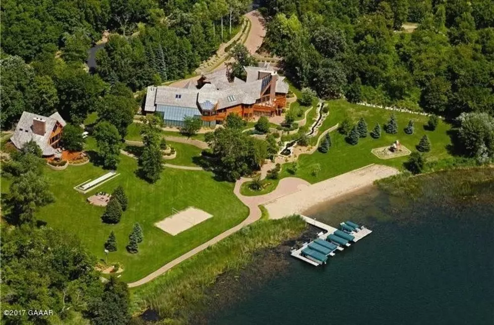 Minnesota Home With Over 22,000 Square Feet of Space For Sale