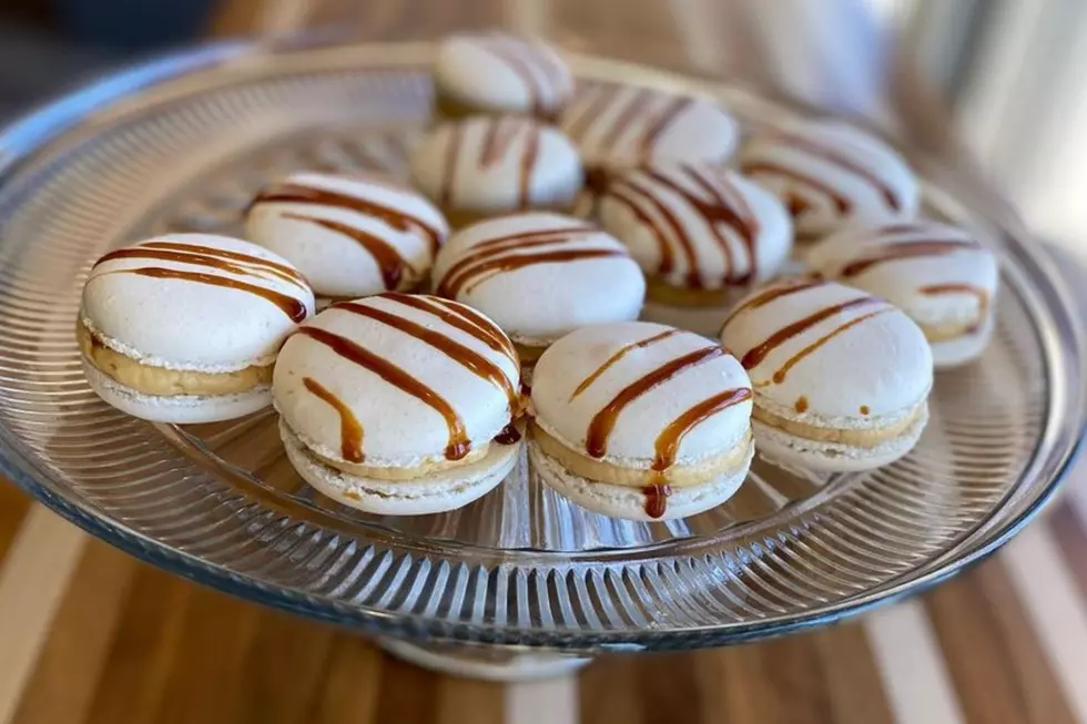 Jules&#8217; Bistro Has Your Vanilla Salted Caramel Macarons