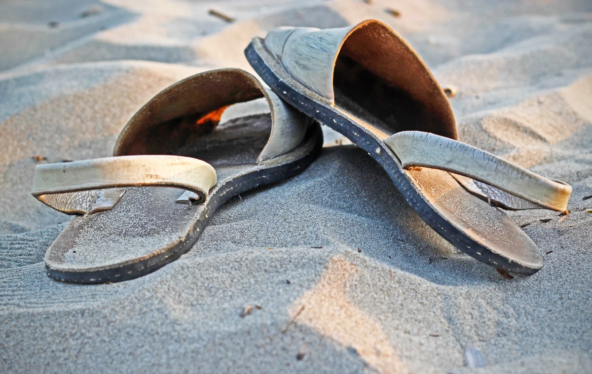 Stinky Summer Sandals Making Your Feet Smell? Try These Tips