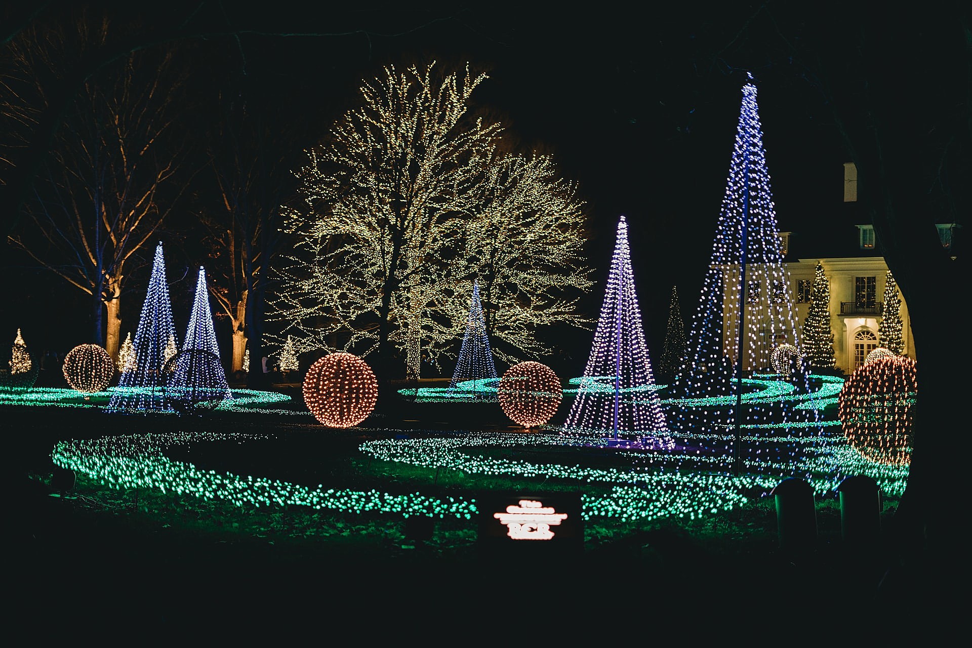 Freeport's Musical Christmas Light Display Returning Black Friday