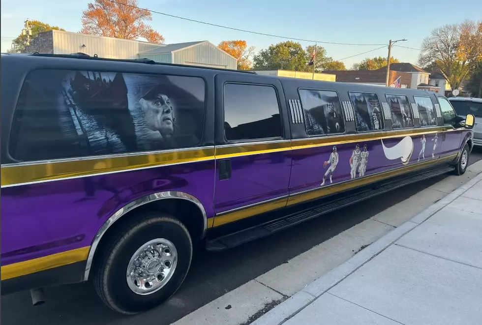 &#8216;Two Minute Tommy&#8217; Just Rolled Out A New Vikings Themed Limo