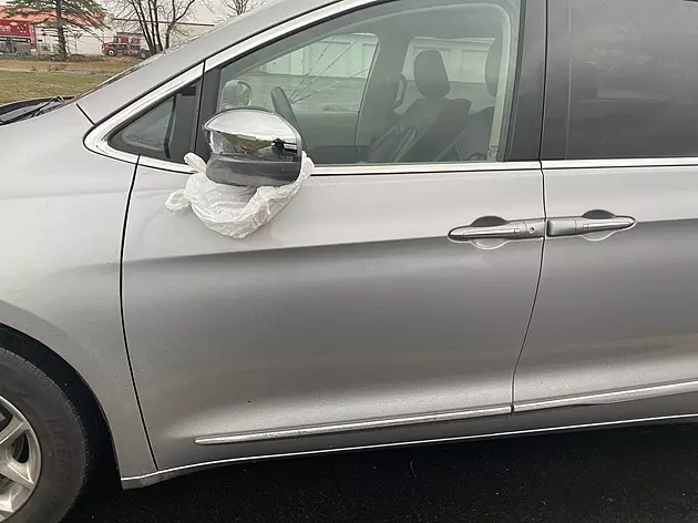 What Does It Mean When Someone Ties A White Grocery Bag To Their Car Window?