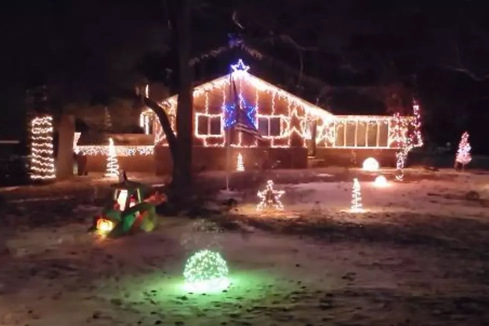 This Central Minnesota House Is Emitting Nothing But Holiday Cheer!