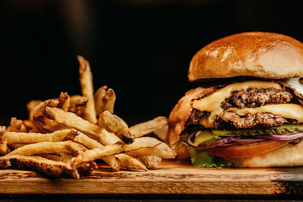 Is This Hamburger Joint MN’s Best Kept Secret for Award-Winning Burgers?