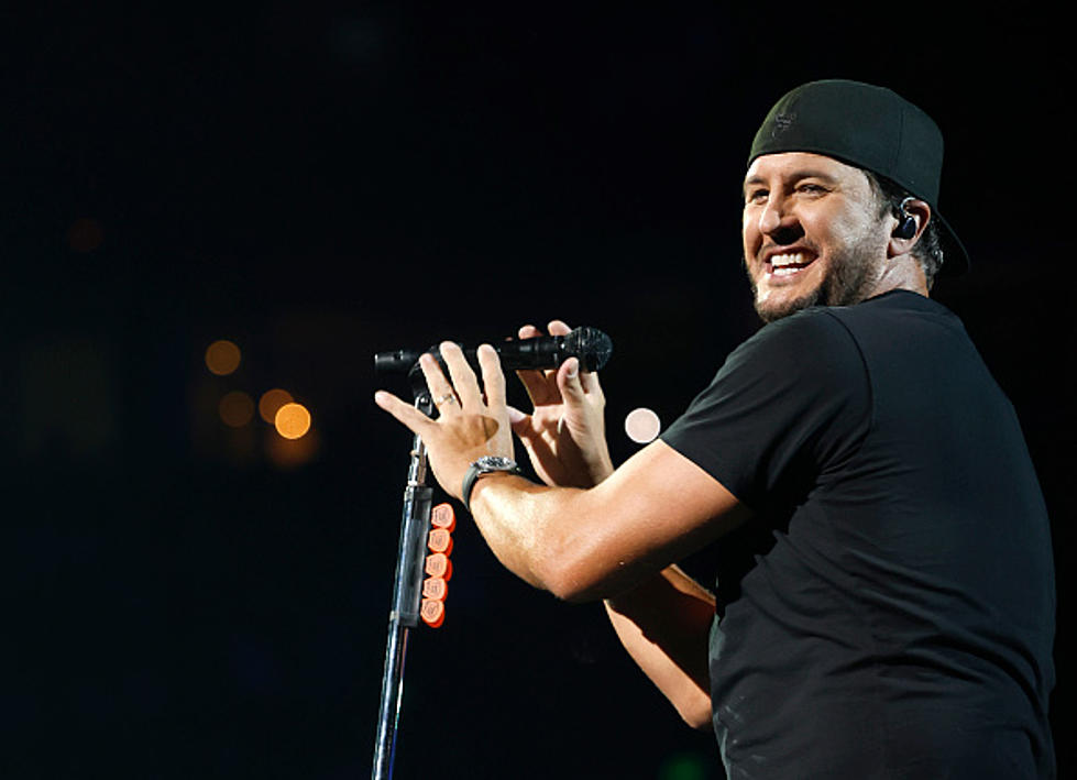 Never Ever? Luke Bryan Didn&#8217;t Care For This Recent MN Newspaper Review