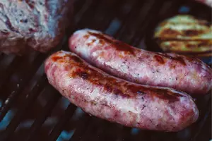 Minnesotans, It&CloseCurlyQuote;s Time to Talk About Root Beer Brats
