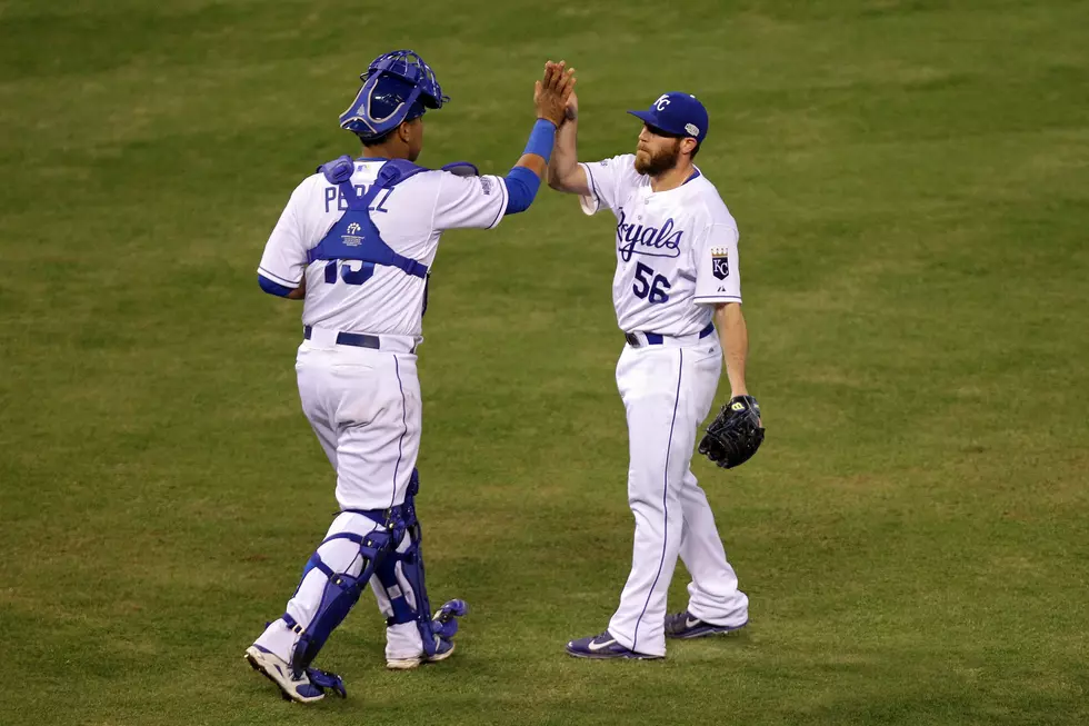 Sports: Royals take 2-1 lead in Series