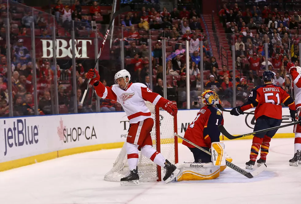 Sports: Red Wings win 5-4