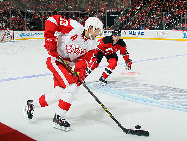 Sports: Red Wings Lose 3-1